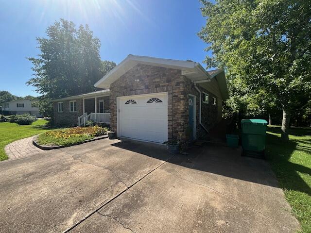 1111 Davis St, Cabool, MO 65689 - photo 3