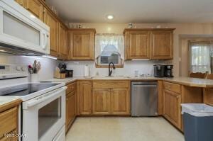 3120 S Newton Ave, Springfield, MO 65807 - photo 5