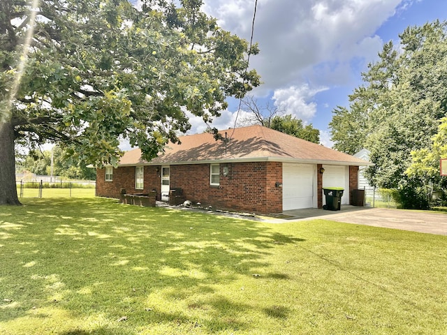 210 E Oak St, El Dorado Springs, MO 64744 - photo 2