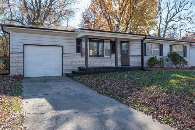 2918 E Bergman St, Springfield, MO 65802 - photo 3