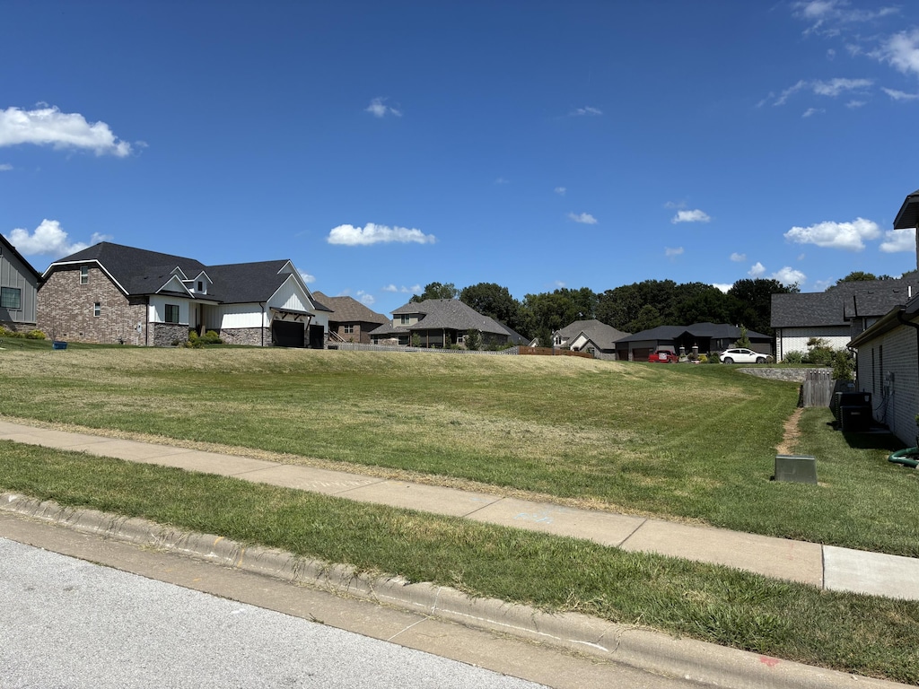 702 S Hickory Dr, Springfield, MO 65809 - photo 2