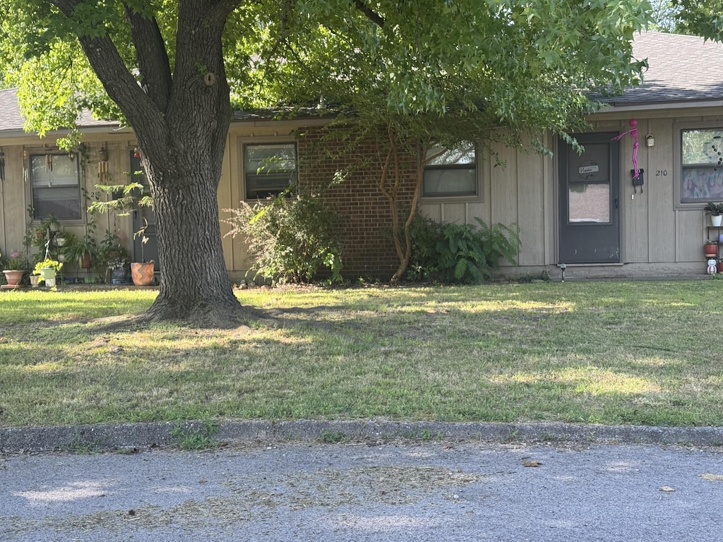 210 W Auburn St A-B, Unit A-B Bolivar, MO 65613 - photo 2