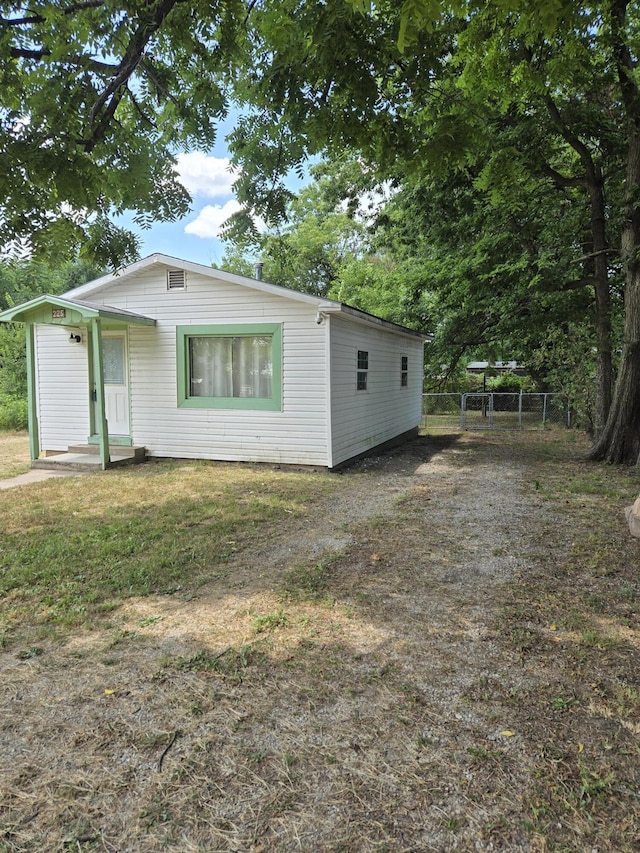 225 Morgan Ave, Aurora, MO 65605 - photo 13