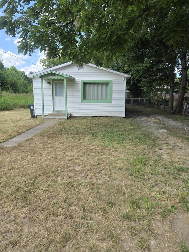 225 Morgan Ave, Aurora, MO 65605 - photo 1
