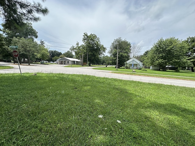 226 S Dunnegan Ave, Bolivar, MO 65613 - photo 17