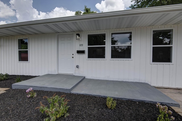 109 E Hadley St, Aurora, MO 65605 - photo 1