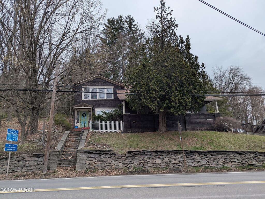 647 Park St, Honesdale, PA 18431 - photo 2