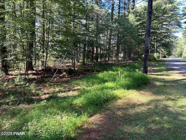 22 Canal Dr, Hawley, PA 18428