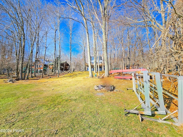 176 Fawn Lake Dr, Hawley, PA 18428 - view of green lawn