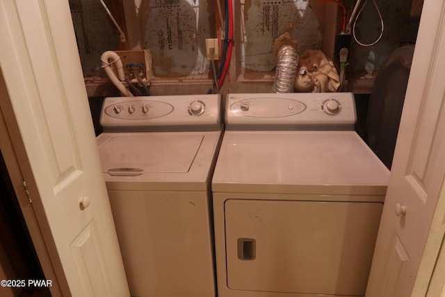 143 Heritage Dr, Lackawaxen, PA 18435 - laundry area with washing machine and dryer