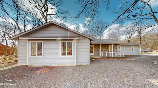 view of front of property featuring covered porch