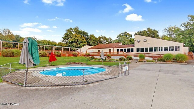 104 Shoshone Ct, Shohola, PA 18458