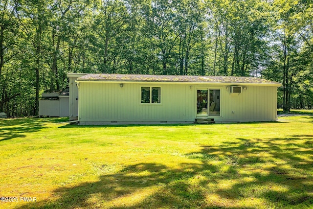 201 Oak Hill Rd, Hawley, PA 18428 - rear view of property featuring crawl space and a lawn