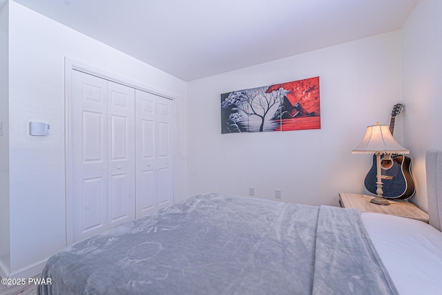 bedroom featuring a closet