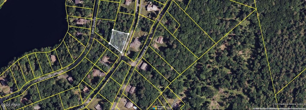122 Hickory Rd, Dingmans Ferry, PA 18328