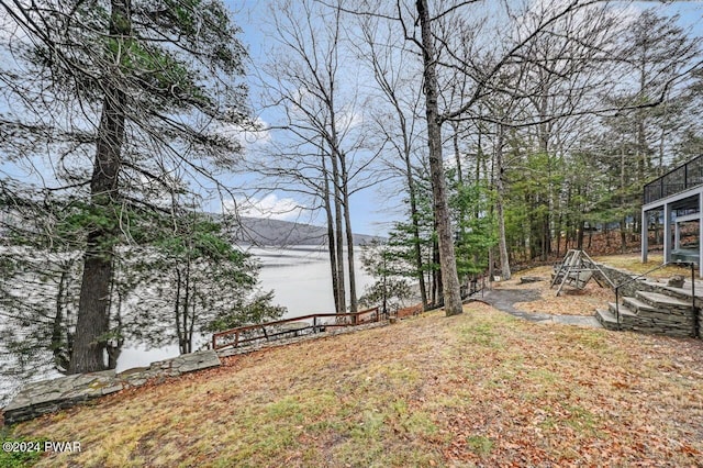 122 Waterfront Dr, Greentown, PA 18426 - view of yard with a mountain view