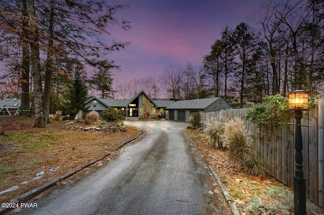 view of front of property