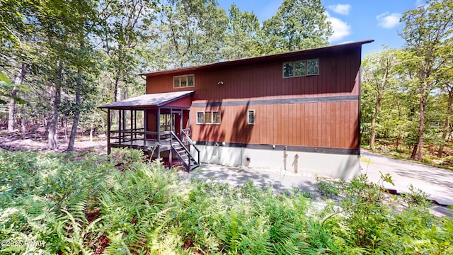 158 Wild Meadow Dr, Milford, PA 18337 - rustic home with crawl space