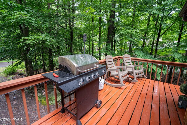 70 Underwood Ln, Lake Ariel, PA 18436 - wooden terrace with grilling area