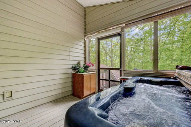 105 Chestnut Ct, Lackawaxen, PA 18435 - sunroom / solarium with a jacuzzi
