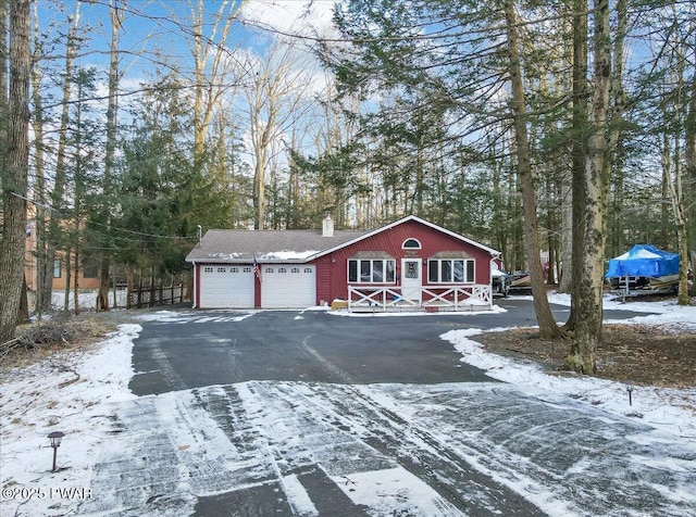 view of front facade featuring a garage