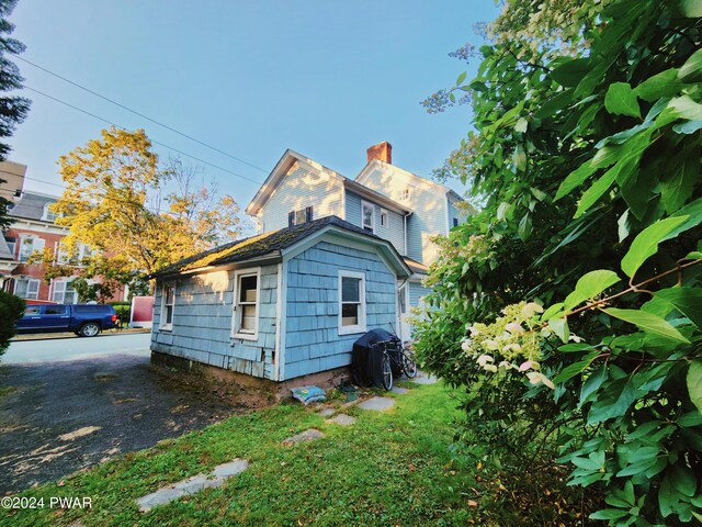 view of property exterior