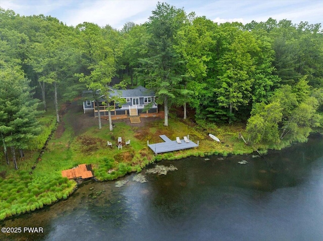 105 Cherry Point Ct, Hawley, PA 18428 - aerial view of property and surrounding area with a heavily wooded area and a large body of water