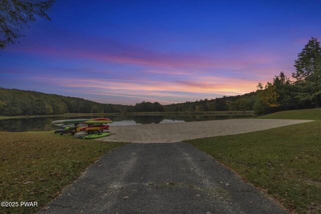 1024 Beaver Lake Dr, Lake Ariel, PA 18436