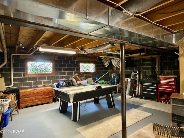 103 Schrenk Dr, Greentown, PA 18426