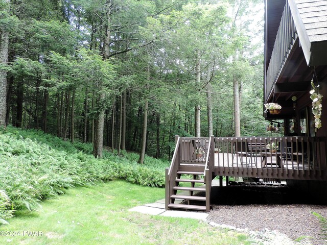 103 Schrenk Dr, Greentown, PA 18426
