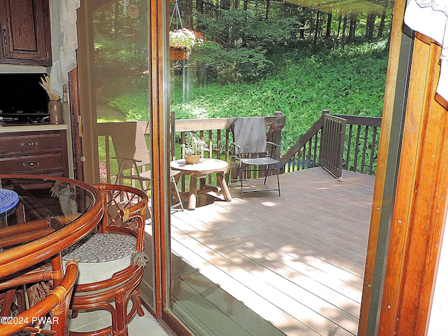 103 Schrenk Dr, Greentown, PA 18426