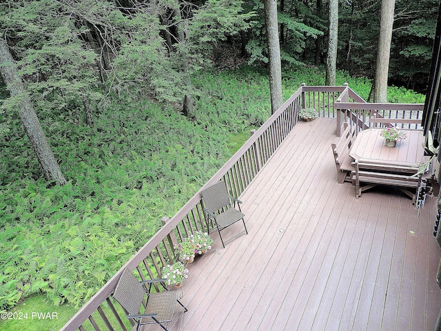 103 Schrenk Dr, Greentown, PA 18426