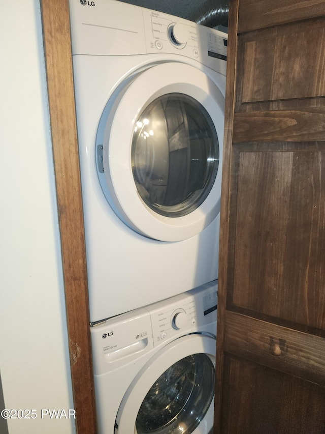 16 Gate Ct S Unit 2258, Lake Ariel, PA 18436 - laundry room featuring stacked washer / drying machine
