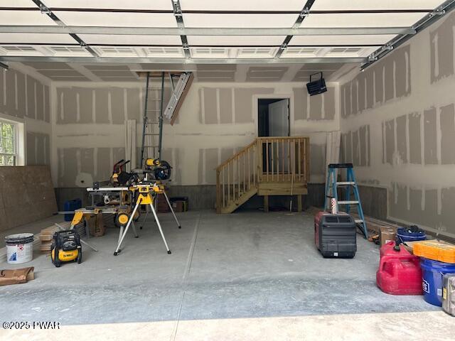 119 Lenape Dr, Milford, PA 18337 - view of garage