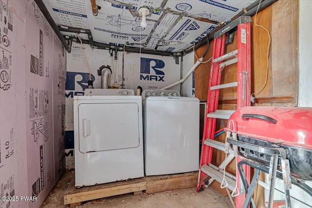 111 N Redwood Dr, Greentown, PA 18426 - laundry area with washer and clothes dryer and laundry area