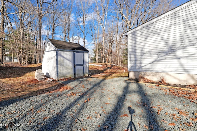 view of outbuilding