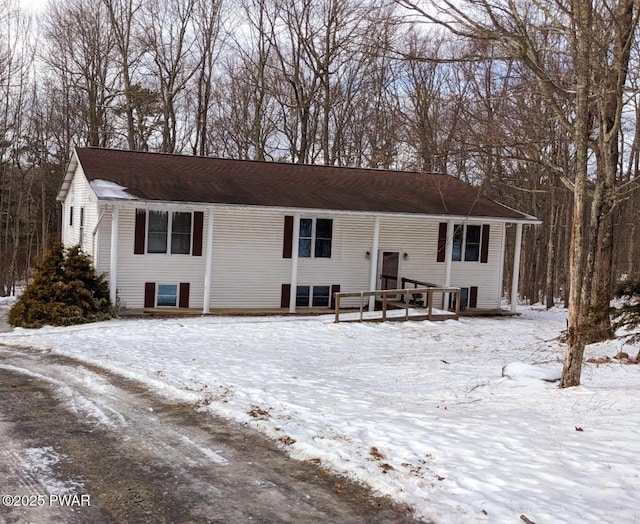 view of front of property