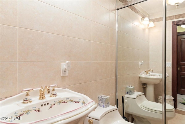 1118 Belvidere Corner Rd, Upper Mount Bethel, PA 18343 - bathroom with toilet, tile walls, and sink