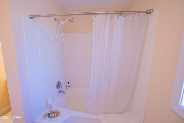 92 Thornwood Ter, Lake Ariel, PA 18436 - full bath featuring shower / tub combo with curtain