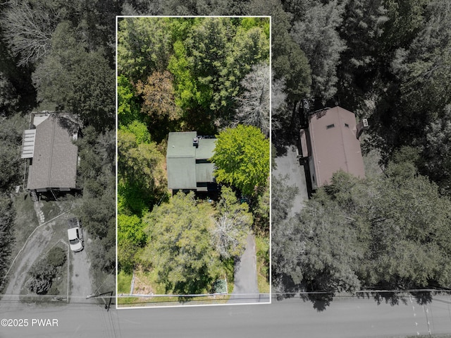 146 Country Club Dr, Thornhurst, PA 18424 - aerial overview of property's location featuring property boundaries highlighted