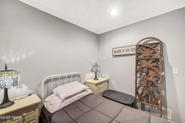 136 Weasel Rd, Dingmans Ferry, PA 18328 - bedroom featuring recessed lighting