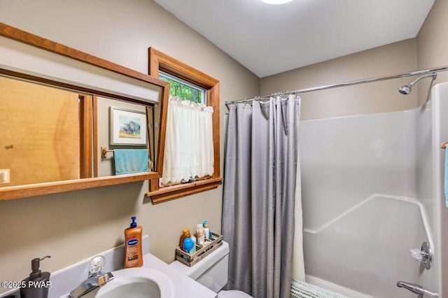 108 Minnow Ct, Lackawaxen, PA 18435 - full bath with shower / bath combo and vanity