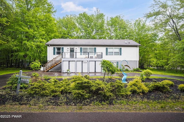 4 Pebble Ct, Lake Ariel, PA 18436 - view of front of home featuring stairway