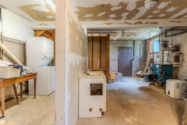 20 Clemen V Muller St, Beach Lake, PA 18405 - basement with stacked washer / dryer and a heating unit
