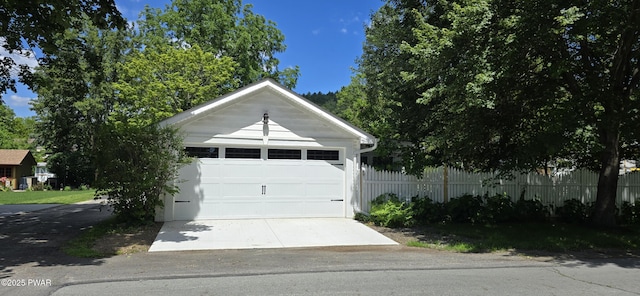 300 W High St, Milford, PA 18337 - view of garage