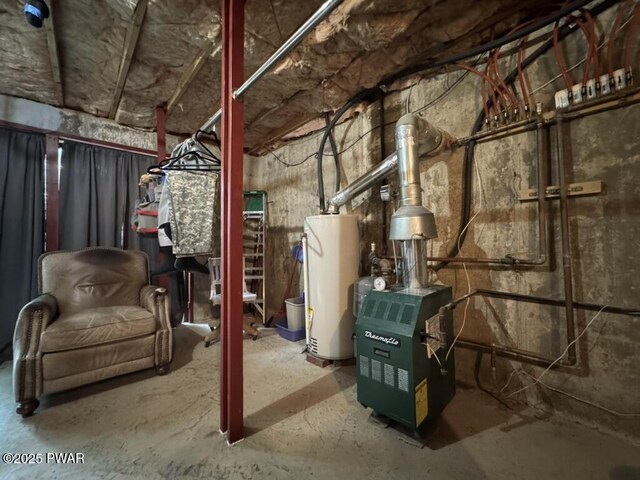 498 Penn York Rd, Starlight, PA 18461 - unfinished basement featuring gas water heater