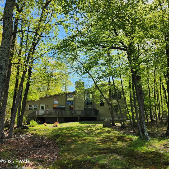 344 Canoebrook Dr, Lords Valley, PA 18428 - view of yard with a deck