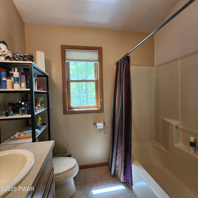 344 Canoebrook Dr, Lords Valley, PA 18428 - bathroom featuring baseboards, vanity, toilet, and shower / bath combo