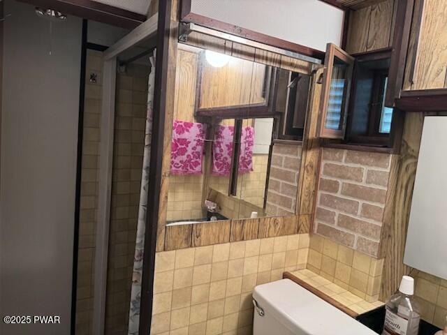 142 Myck Rd, Dingmans Ferry, PA 18328 - bathroom with toilet