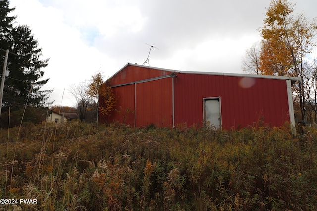 view of outdoor structure